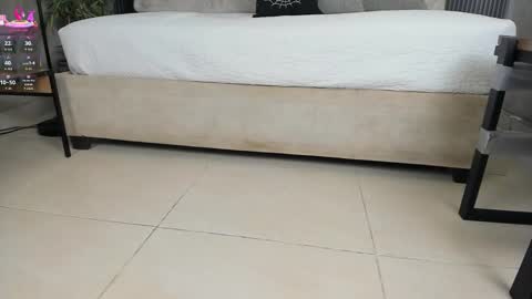 Ms Willow online show from 10.31.25