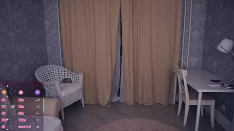 Snapshot of wiloneellett chatting on 09.11.25 My name is Mia online show from 09.11.25