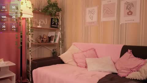 Snapshot of winaria chatting on 09.14.25 Winaria online show from 09.14.25