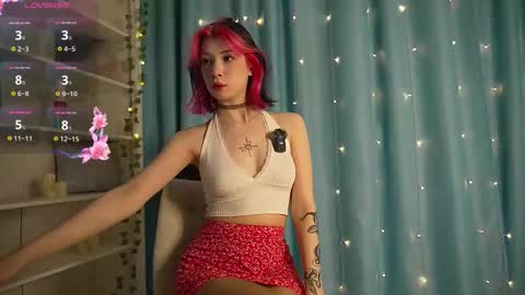 Snapshot of winaria chatting on 09.26.25 Winaria online show from 09.26.25