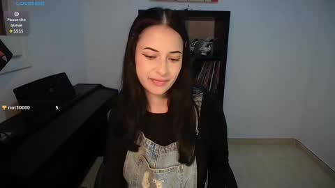 Sara online show from 10.13.25