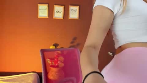 Wini Fer online show from 11.28.25