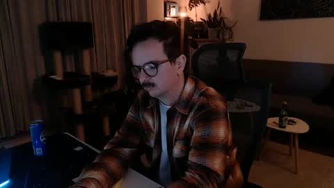 Snapshot of winnydepooh chatting on 02.17.25 cream36 online show from 02.17.25