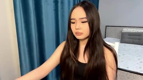 Amina online show from 04.15.26