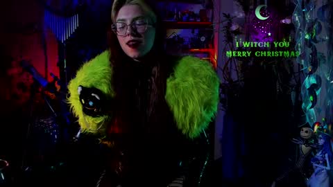 Snapshot of witch_fiona chatting on 12.23.24 Goddess of two strapons  - Mr. long Don Mr. Pinky online show from 12.23.24