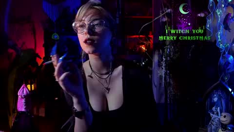 Snapshot of witch_fiona chatting on 12.29.24 Goddess of two strapons  - Mr. long Don Mr. Pinky online show from 12.29.24