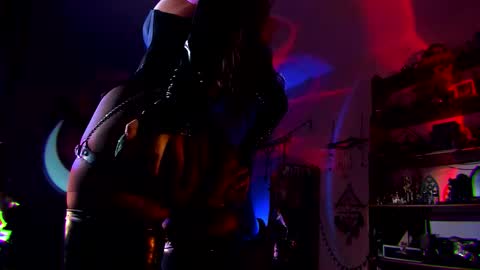 Snapshot of witch_fiona chatting on 09.18.25 Goddess of two strapons  - Mr. long Don Mr. Pinky online show from 09.18.25