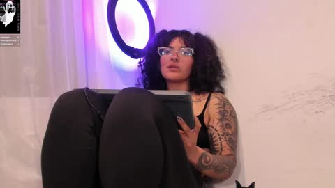    Luna Violeta  A r t i s t  online show from 01.08.25