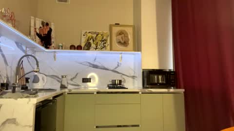 Isobelle online show from 01.24.25