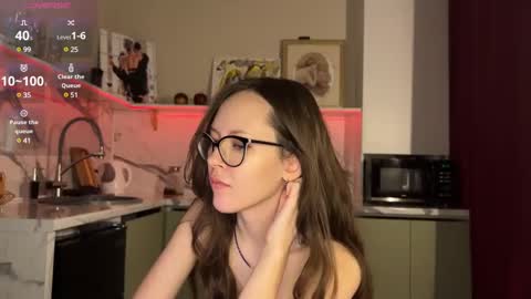 Isobelle online show from 02.08.25