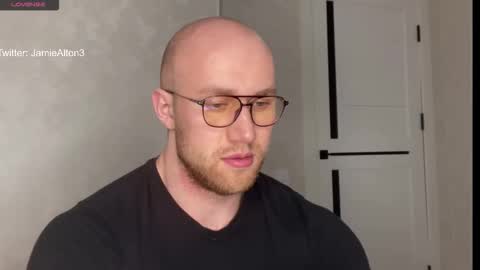 Snapshot of wlademarbergs chatting on 11.22.25 Wlademar online show from 11.22.25