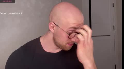 Snapshot of wlademarbergs chatting on 12.03.25 Wlademar online show from 12.03.25