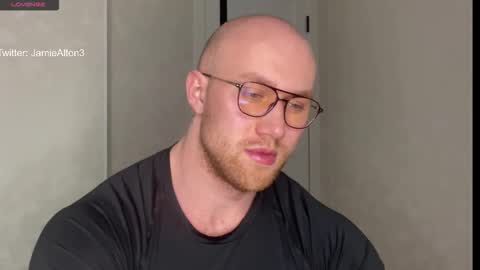 Snapshot of wlademarbergs chatting on 12.18.25 Wlademar online show from 12.18.25