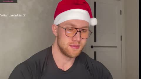 Snapshot of wlademarbergs chatting on 12.19.25 Wlademar online show from 12.19.25