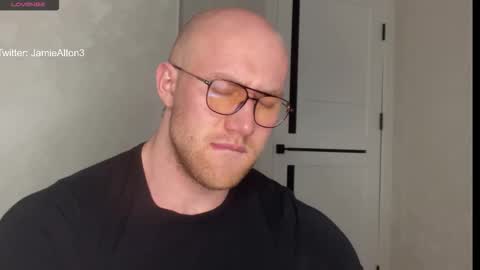 Snapshot of wlademarbergs chatting on 12.23.25 Wlademar online show from 12.23.25