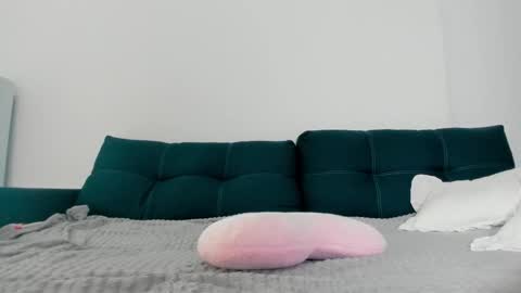 wladilia online show from 10.18.25