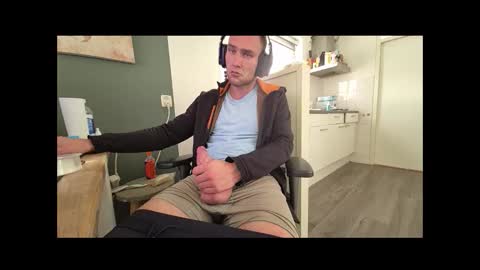 wnhz27 online show from 09.10.25