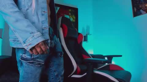 Snapshot of wolferatus chatting on 10.09.25 wolferatus online show from 10.09.25