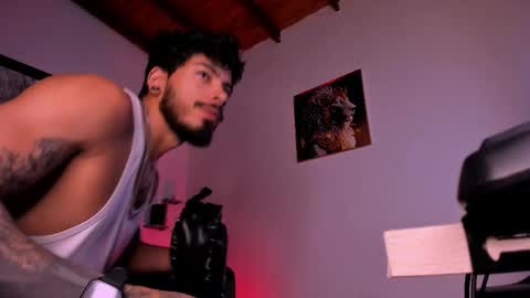 Snapshot of wolferatus chatting on 11.01.25 wolferatus online show from 11.01.25