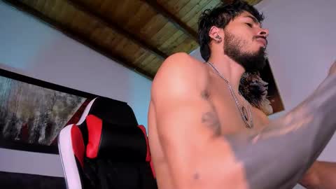 Snapshot of wolferatus chatting on 11.07.25 wolferatus online show from 11.07.25