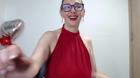 Snapshot of womanhornyx chatting on 01.31.25 Womanhornyx online show from 01.31.25