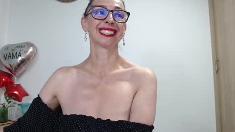 Snapshot of womanhornyx chatting on 03.09.25 Womanhornyx online show from 03.09.25