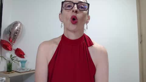 Snapshot of womanhornyx chatting on 03.12.25 Womanhornyx online show from 03.12.25