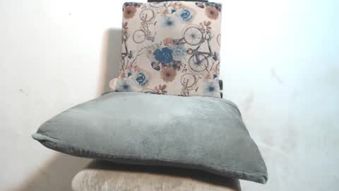 Snapshot of wonderfullight chatting on 01.25.25 SHENIEL RODRIGUEZ online show from 01.25.25