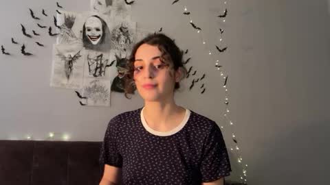 Stia online show from 10.29.25