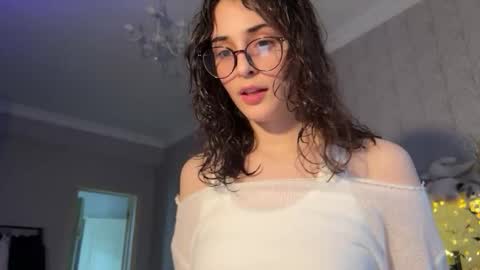 Stia online show from 11.27.25