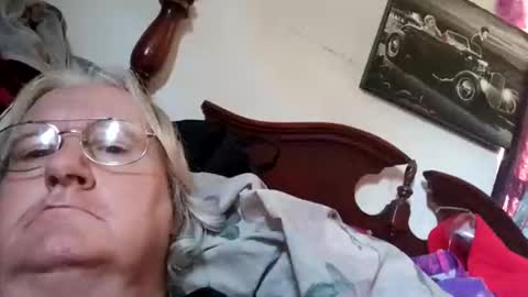 Snapshot of woodpecker115 chatting on 12.20.25 woodpecker115 online show from 12.20.25