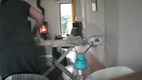 Snapshot of woodwurm chatting on 01.22.25 woodwurm and Snoeske online show from 01.22.25