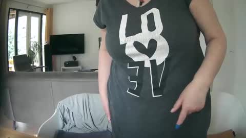 Snapshot of woodwurm chatting on 02.05.25 woodwurm and Snoeske online show from 02.05.25