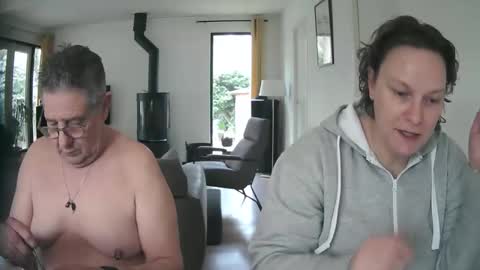 Snapshot of woodwurm chatting on 02.06.25 woodwurm and Snoeske online show from 02.06.25