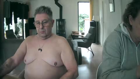 Snapshot of woodwurm chatting on 02.07.25 woodwurm and Snoeske online show from 02.07.25