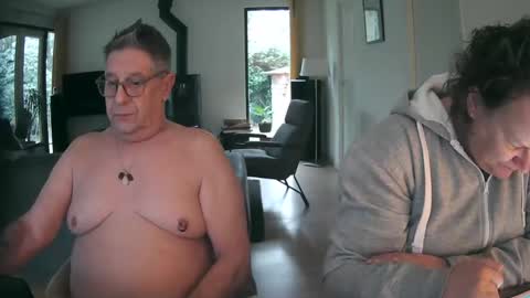 Snapshot of woodwurm chatting on 02.08.25 woodwurm and Snoeske online show from 02.08.25