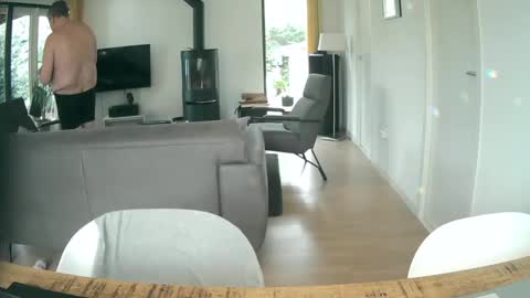 Snapshot of woodwurm chatting on 02.08.25 woodwurm and Snoeske online show from 02.08.25