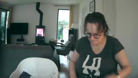 Snapshot of woodwurm chatting on 02.10.25 woodwurm and Snoeske online show from 02.10.25