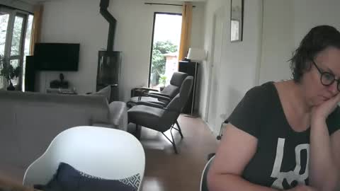 Snapshot of woodwurm chatting on 02.25.25 woodwurm and Snoeske online show from 02.25.25