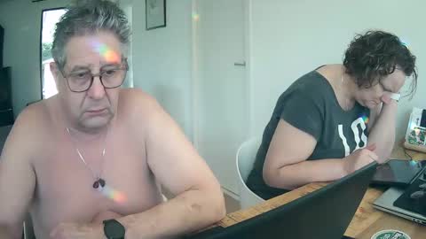 Snapshot of woodwurm chatting on 03.05.25 woodwurm and Snoeske online show from 03.05.25