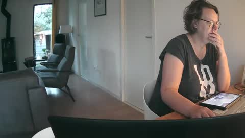 Snapshot of woodwurm chatting on 03.07.25 woodwurm and Snoeske online show from 03.07.25