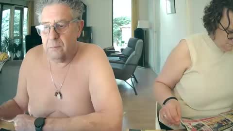 Snapshot of woodwurm chatting on 03.08.25 woodwurm and Snoeske online show from 03.08.25