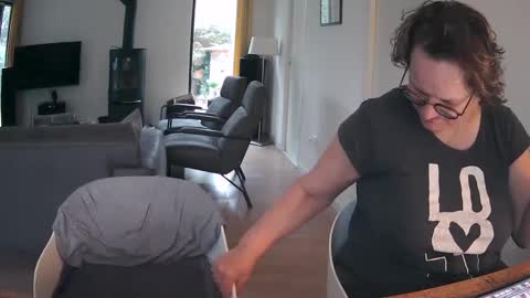 Snapshot of woodwurm chatting on 03.11.25 woodwurm and Snoeske online show from 03.11.25