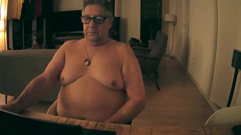 Snapshot of woodwurm chatting on 10.19.25 woodwurm and Snoeske online show from 10.19.25