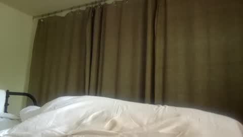 woof_wolf37 online show from 04.19.26