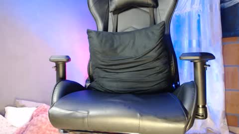 Snapshot of woondeer17 chatting on 12.05.24 Woondeer online show from 12.05.24