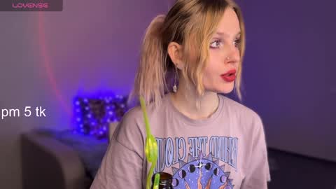 Snapshot of worldofllove chatting on 02.08.25 Arnika and Simon online show from 02.08.25