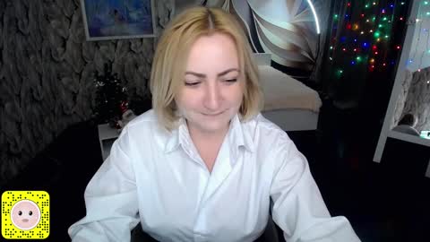 Snapshot of wow_co chatting on 01.01.25 wow_co online show from 01.01.25