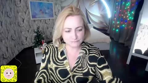 Snapshot of wow_co chatting on 01.03.25 wow_co online show from 01.03.25