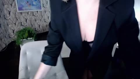 Snapshot of wow_co chatting on 01.13.25 wow_co online show from 01.13.25